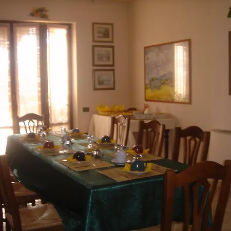 Alojamento de Acomodação e Pequeno-almoço Le Rondinelle *